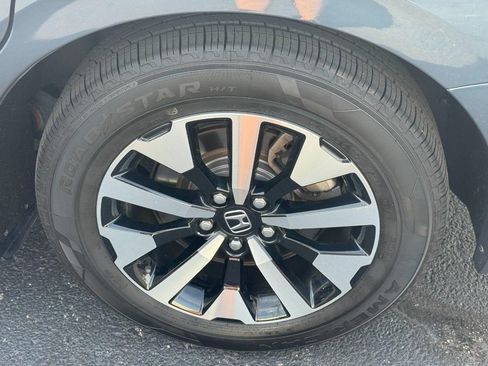 Used 2025 Honda Odyssey EX-L image 9