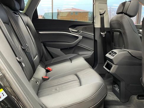 Used 2021 Audi e-tron Premium w/ Convenience Plus Package image 26
