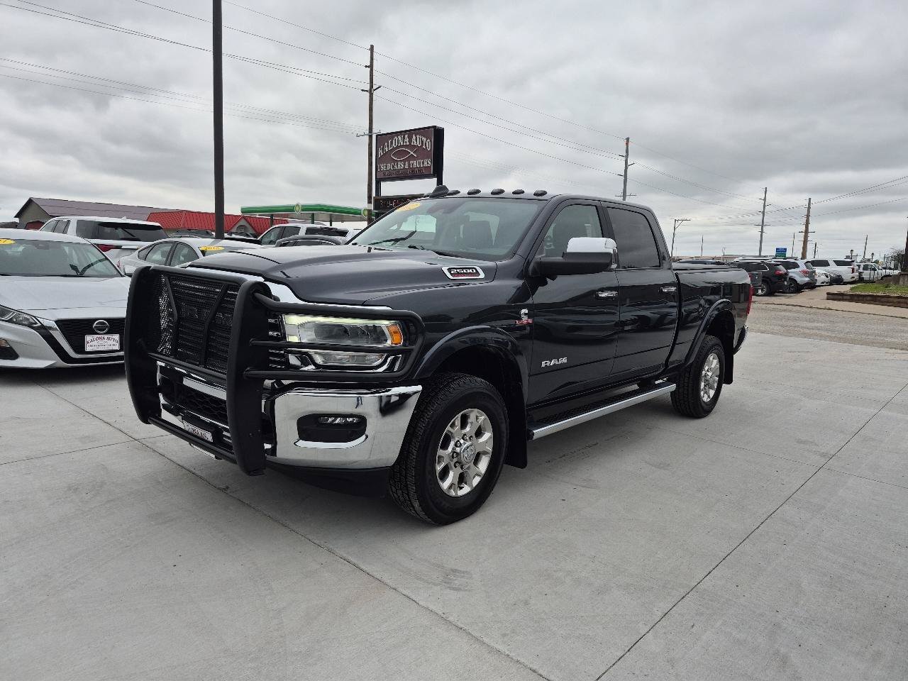 Used 2022 RAM 2500 Laramie AWD/4WD image 2