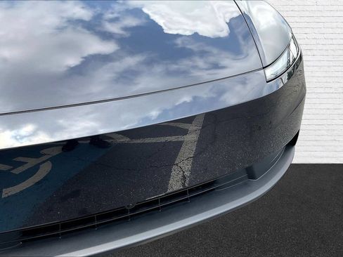 Used 2026 Tesla Model Y 2WD image 28