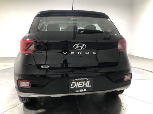 Used 2023 Hyundai Venue SEL image 6