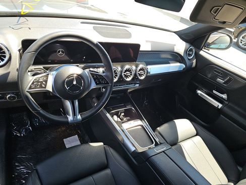 Used 2024 Mercedes-Benz GLB 250 image 15