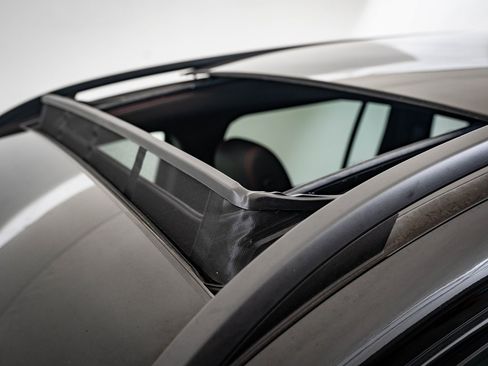 Used 2024 Mercedes-Benz GLB 250 4MATIC image 14