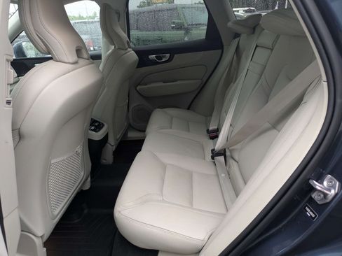 Used 2022 Volvo XC60 B6 Inscription w/ Climate Package AWD/4WD image 21