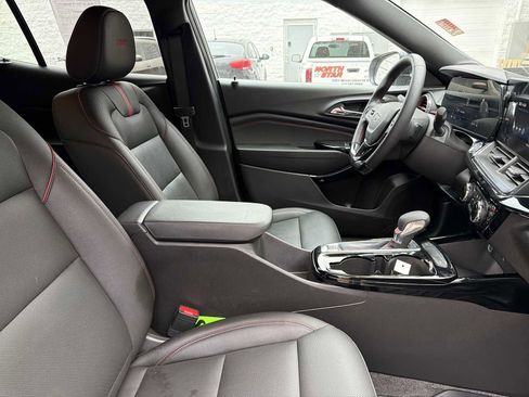 Certified 2025 Chevrolet Trax RS w/ Driver Confidence Package FWD image 25