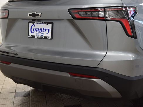 New 2026 Chevrolet Equinox LT w/ Midnight Edition FWD image 21