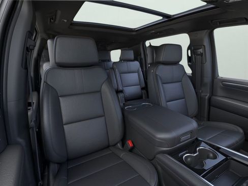 New 2026 Chevrolet Suburban RST w/ RST Capability Package AWD/4WD image 16