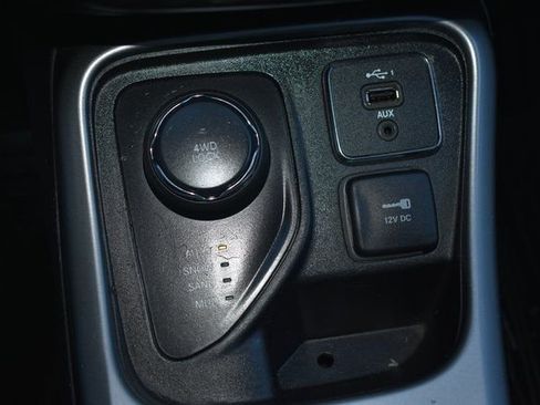 Used 2020 Jeep Compass Latitude AWD/4WD image 23