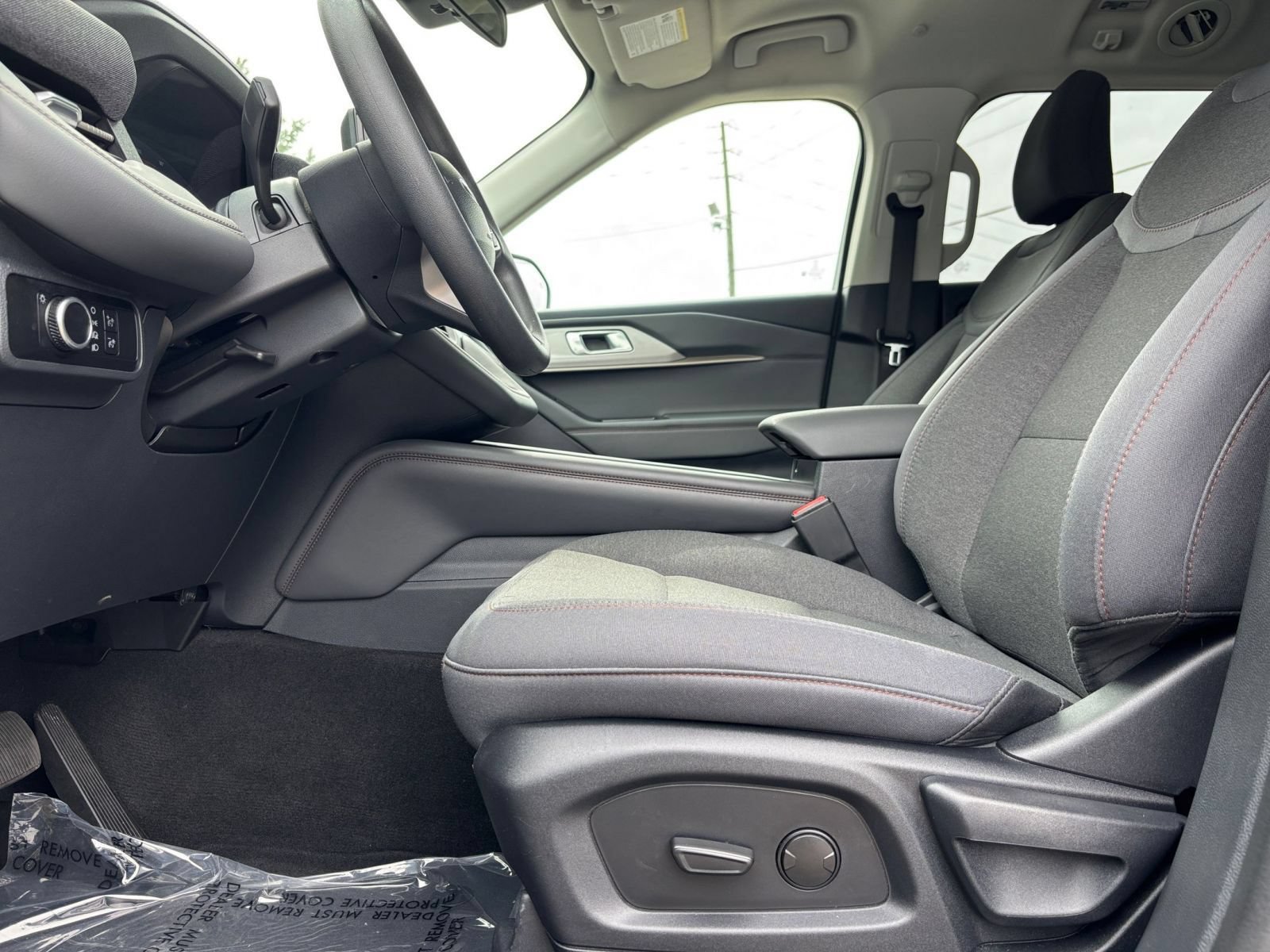 Used 2026 Ford Explorer Active AWD/4WD image 26