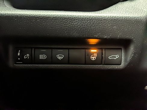 Used 2019 Toyota RAV4 XLE Premium image 26