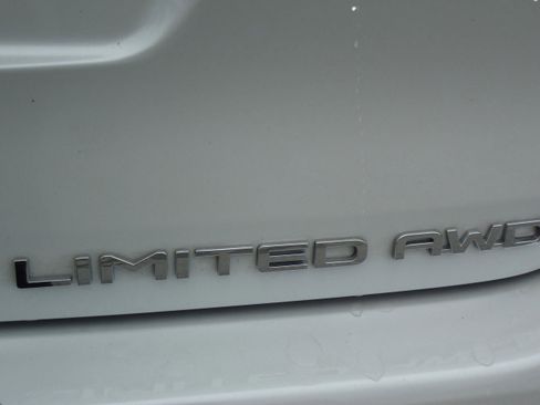 Used 2024 Toyota Highlander Limited AWD/4WD image 10