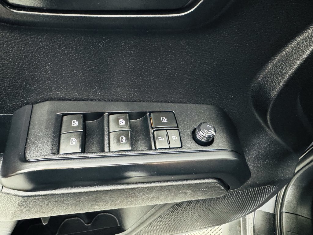 Used 2022 Toyota Tacoma SR w/ SR Convenience Package RWD image 8