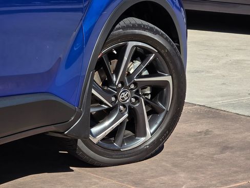 Used 2020 Toyota C-HR Limited image 14