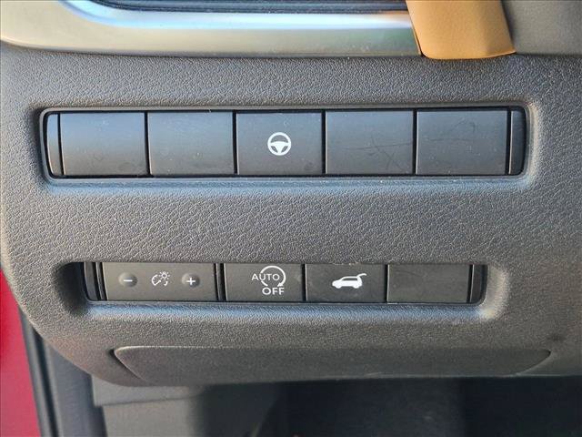 Used 2023 Nissan Rogue Platinum FWD image 12