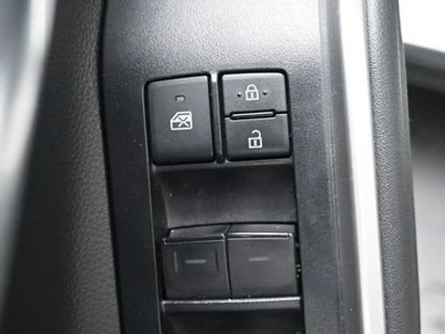 Used 2022 Toyota Highlander XSE FWD image 21