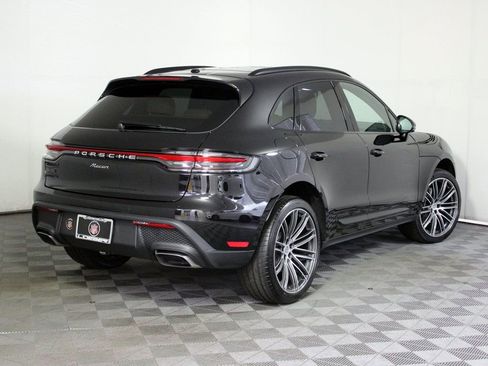 Certified 2025 Porsche Macan image 7