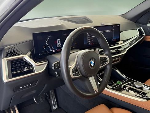 Used 2024 BMW X5 xDrive40i w/ M Sport Package AWD/4WD image 16