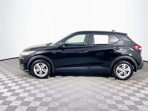Used 2022 Nissan Kicks S image 5