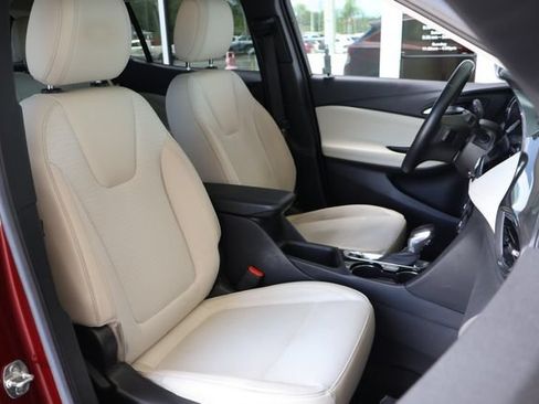 Used 2022 Buick Encore GX Select w/ Sport Touring Package FWD image 22