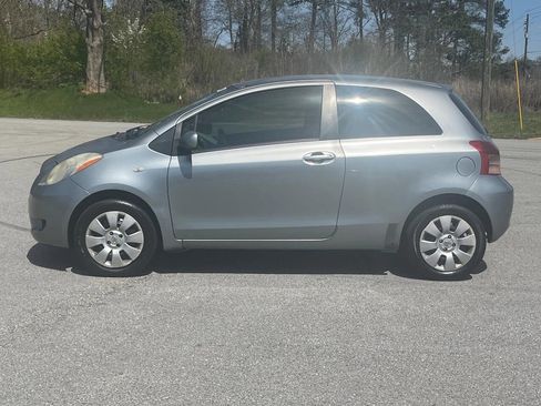 Used 2007 Toyota Yaris 2-Door Hatchback image 5