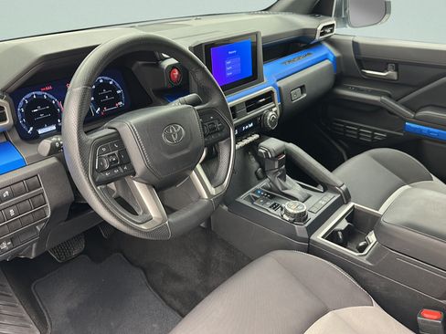 Used 2025 Toyota Tacoma TRD Off-Road AWD/4WD image 13