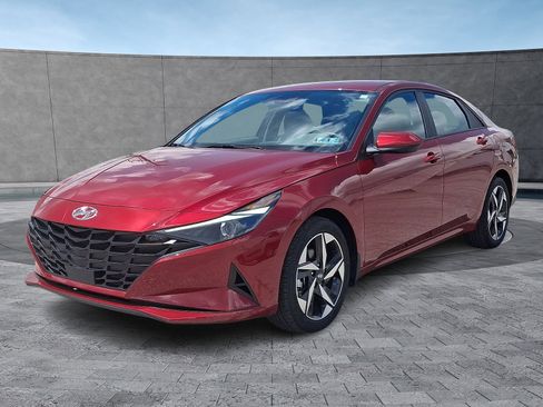 Certified 2023 Hyundai Elantra SEL w/ Convenience Package FWD image 4