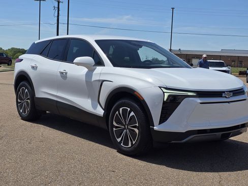 New 2026 Chevrolet Blazer EV LT FWD image 3