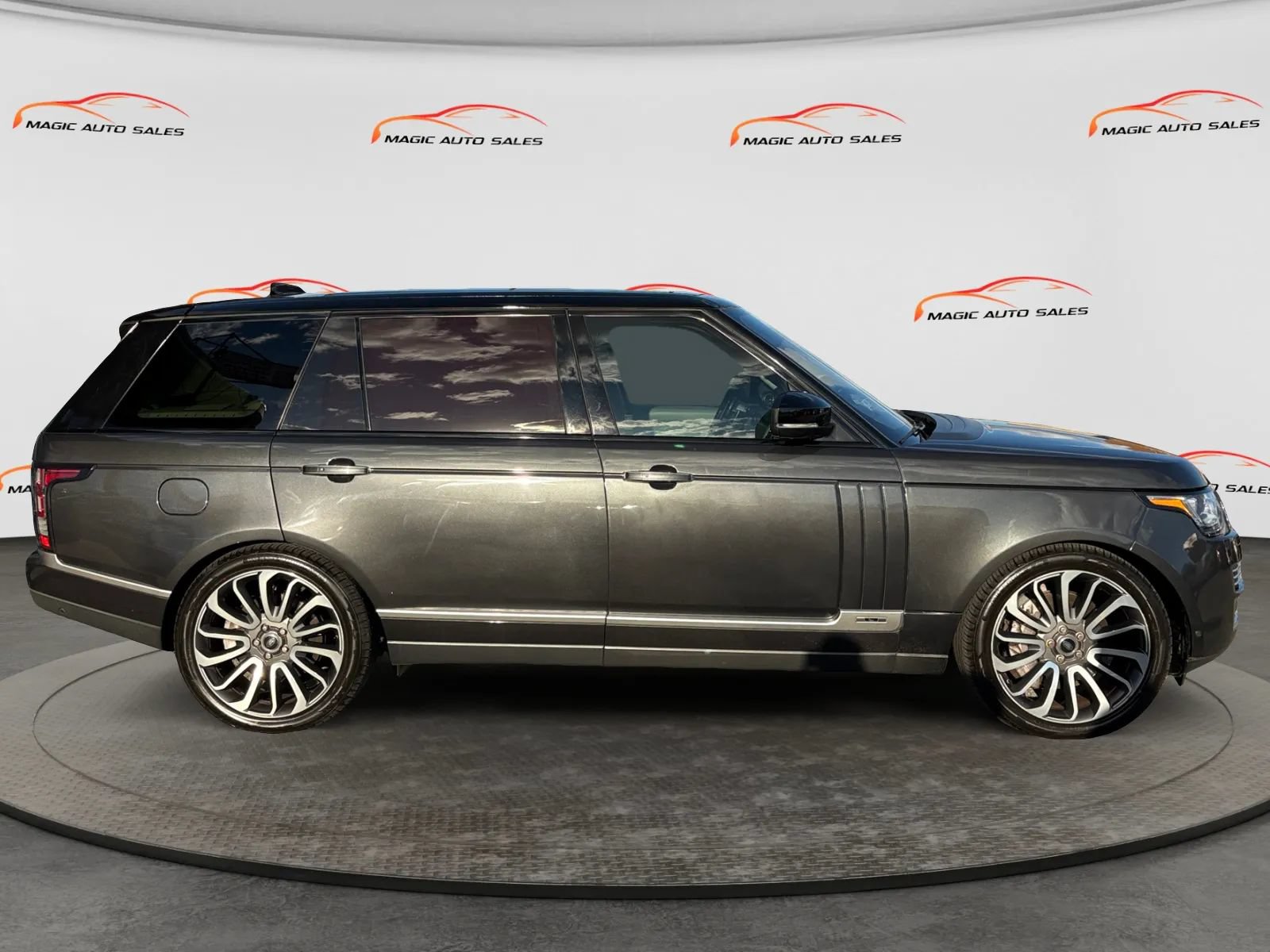 Used 2017 Land Rover Range Rover Long Wheelbase Autobiography AWD/4WD image 6