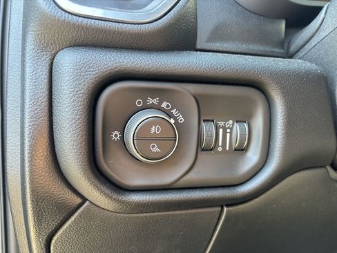 Used 2025 RAM 3500 Laramie AWD/4WD image 10