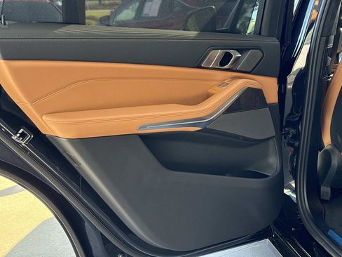 New 2026 BMW X7 xDrive40i w/ Premium Package image 11