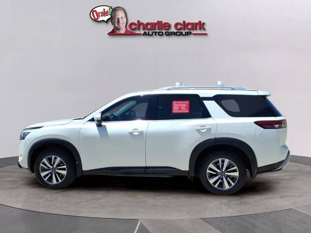 Certified 2024 Nissan Pathfinder SL FWD image 3