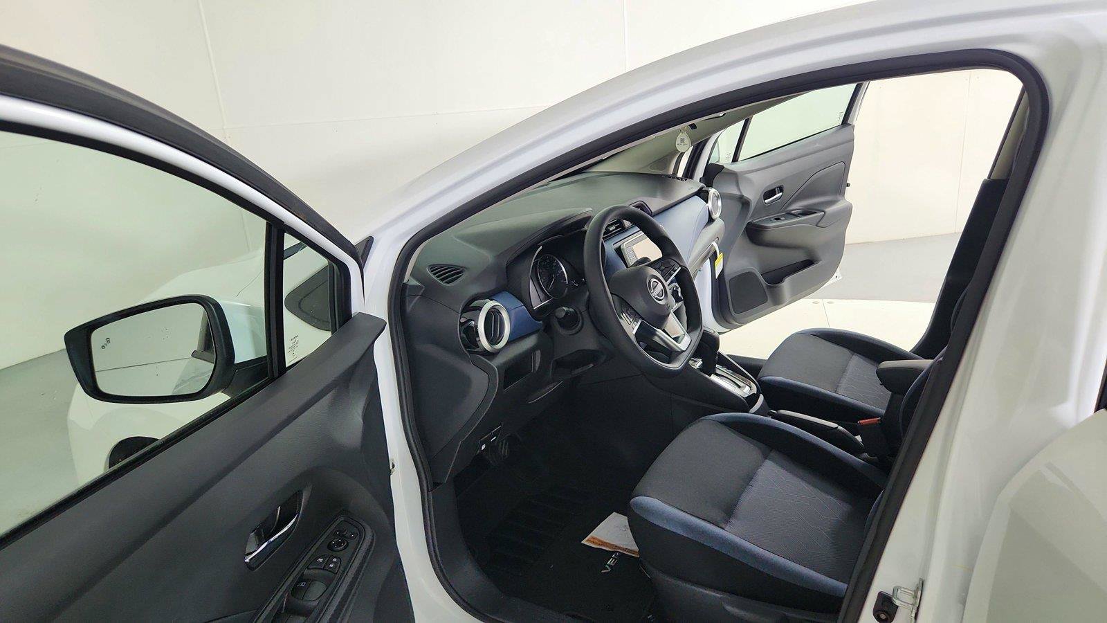 Used 2025 Nissan Versa SV w/ Trunk Package FWD image 15
