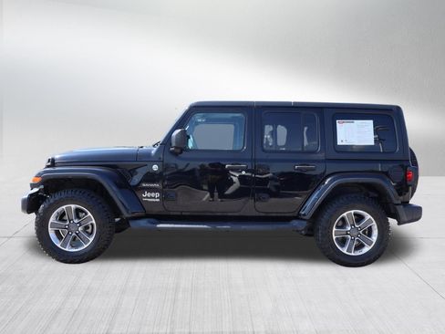 Used 2019 Jeep Wrangler Unlimited Sahara AWD/4WD image 4