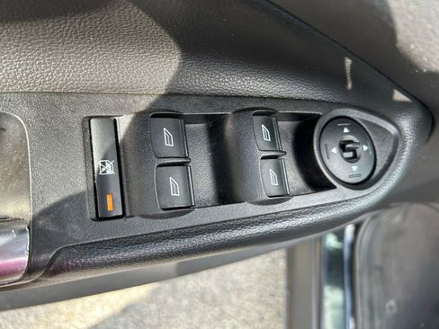 Used 2016 Ford Escape SE w/ SE Chrome Package image 17