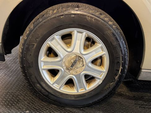 Used 2004 Lincoln Aviator Luxury image 25