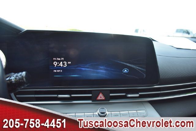 Used 2025 Hyundai Elantra Limited FWD image 36
