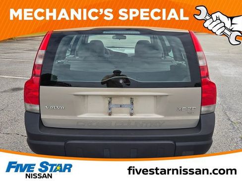 Used 2003 Volvo XC70 AWD/4WD image 10