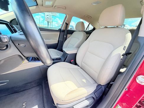 Used 2017 Hyundai Elantra SE FWD image 12