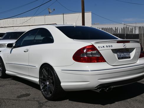 Used 2009 Mercedes-Benz CLK 550 Coupe image 6