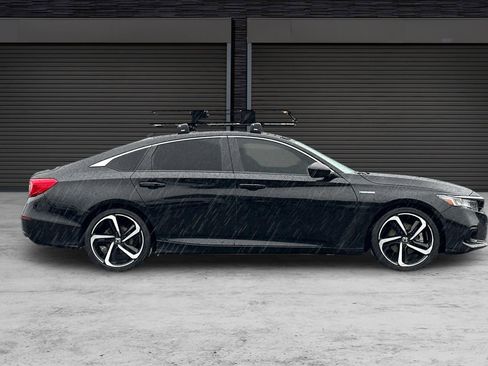 Used 2022 Honda Accord Sport image 3