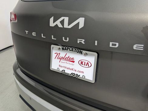 Used 2024 Kia Telluride S FWD image 8