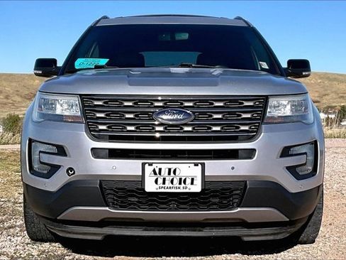 Used 2016 Ford Explorer XLT w/ Equipment Group 202A AWD/4WD image 2
