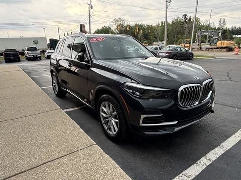 Used 2023 BMW X5 xDrive40i w/ Premium Package AWD/4WD image 4