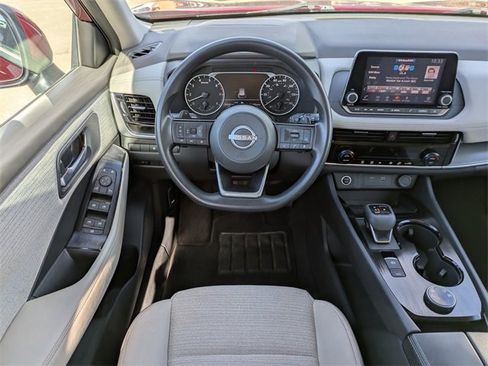Used 2023 Nissan Rogue SV image 17