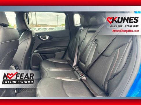 Used 2025 Jeep Compass Trailhawk AWD/4WD image 17