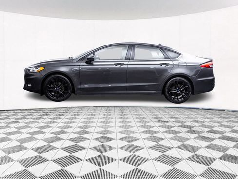 Used 2019 Ford Fusion SE w/ Equipment Group 151A FWD image 7