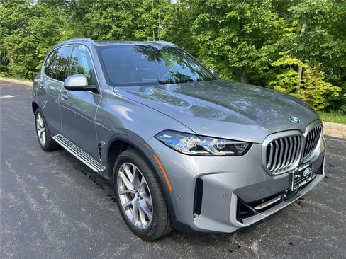 Used 2024 BMW X5 xDrive40i w/ Premium Package AWD/4WD image 8