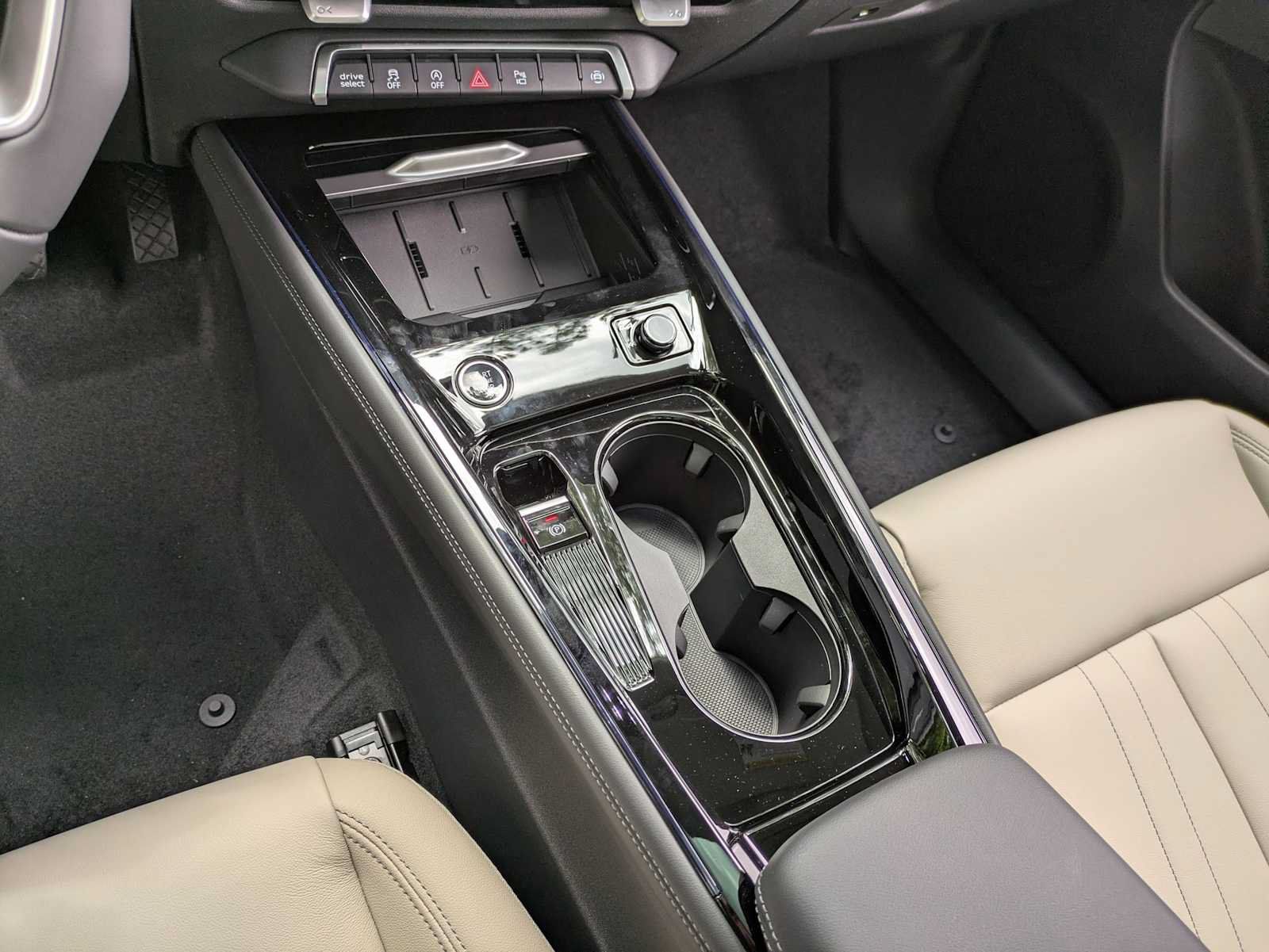 New 2026 Audi Q3 quattro 2.0T AWD/4WD image 16