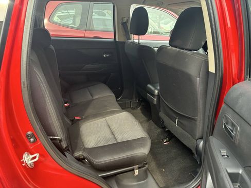 Used 2017 Mitsubishi Outlander SE AWD/4WD image 12