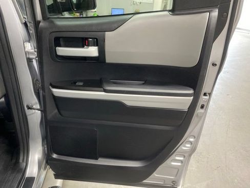 Used 2020 Toyota Tundra Limited w/ Limited Premium Package AWD/4WD image 20